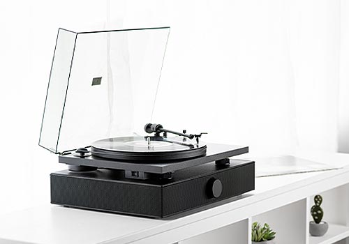 Design Awards Winner - Andover Audio - SpinBase Turntable Speaker System