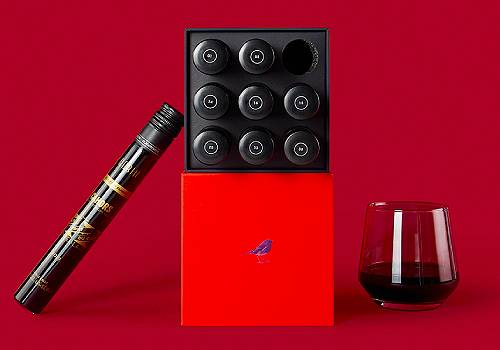 Design Awards Winner - Robin - Robin Wine Tube Gift Box