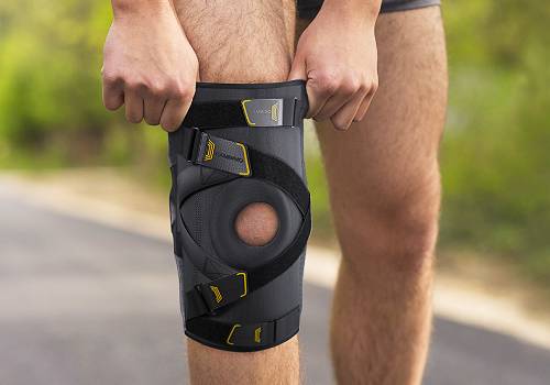 Design Awards Winner - Chongqing Qing Er Technology Company Limited - Multi-strap Flexible Hinged Neoprene Knee Pads