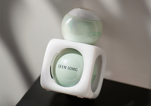 Design Awards Winner - centdegrés - The Leenlong Dice – the treasure serum